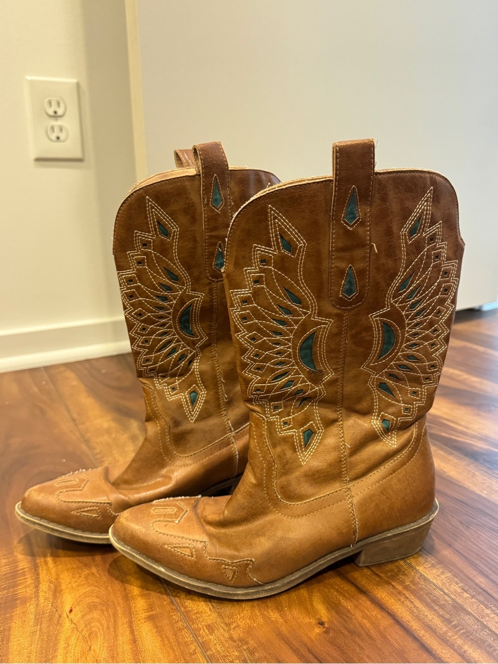 Bandolino Brown Leather Western Heeled Boots with Teal Inlay